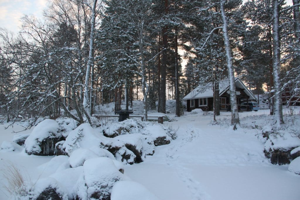 Mökki talvella. Aholan mökit Padasjoki.